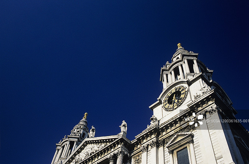 圣保罗大教堂西立面低角度视图图片素材