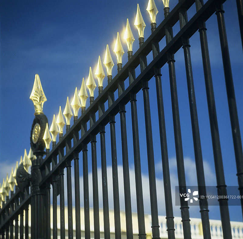 博物馆的新古典主义铁栅栏图片素材