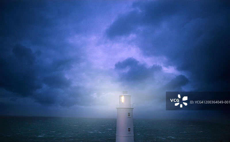 英国康沃尔特雷沃斯灯塔图片素材