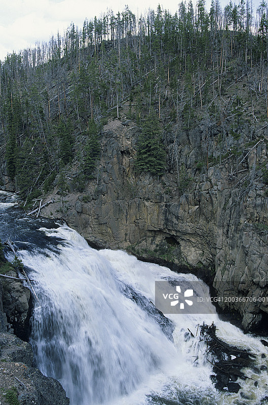 美国怀俄明州黄石国家公园吉本瀑布图片素材