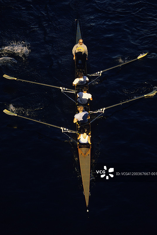 美国西雅图蒙特莱克水道，赛艇运动员俯视图图片素材