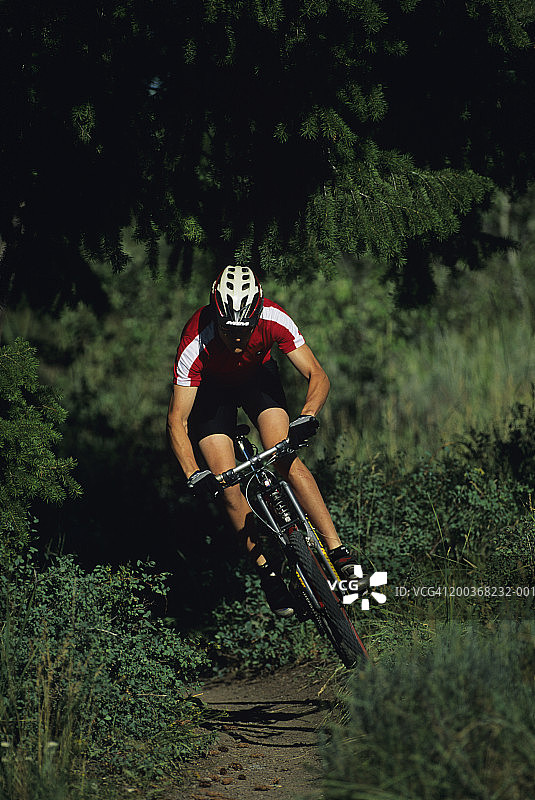 男子山地自行车运动图片素材