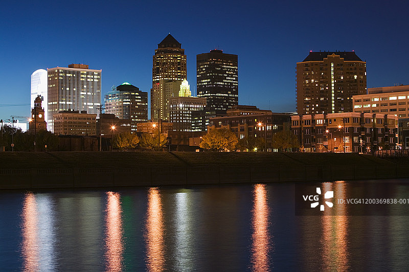 美国爱荷华州得梅因夜景图片素材