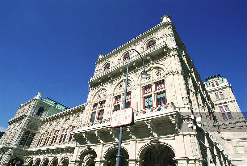 奥地利维也纳国家歌剧院仰视角度图片素材