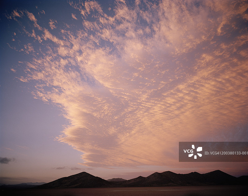 沙漠日落云彩图片素材