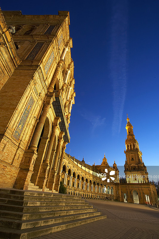 西班牙安达卢西亚塞维利亚西班牙广场黄昏图片素材