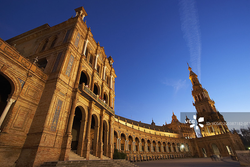 西班牙安达卢西亚塞维利亚西班牙广场黄昏图片素材