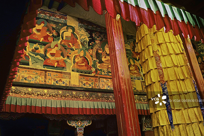 拉萨色拉寺彩绘壁画图片素材