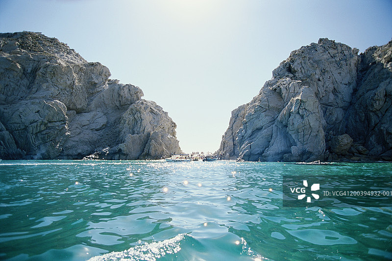 墨西哥下加利福尼亚州卡波圣卢卡斯情人海滩的沐浴者图片素材