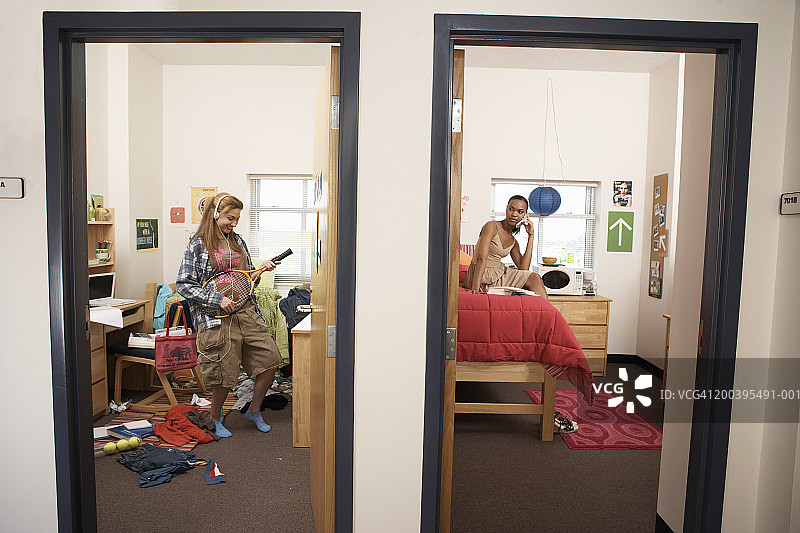 整洁与凌乱的女生宿舍图片素材