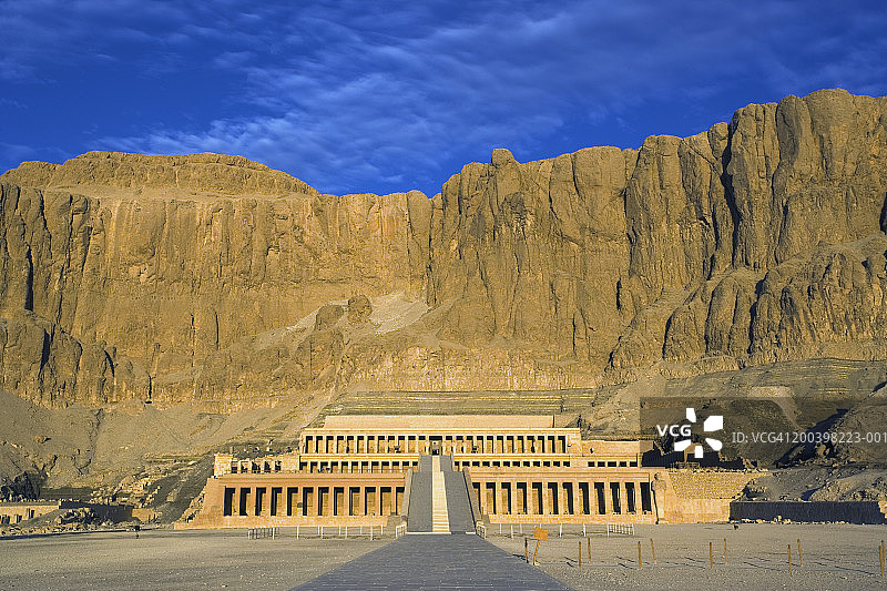 埃及底比斯卢克索：帝王谷哈特谢普苏特女王神庙图片素材