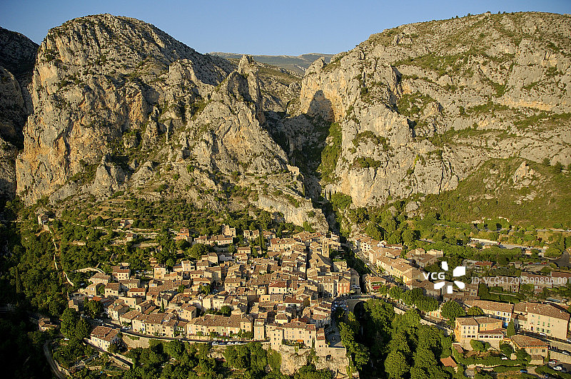 法国上普罗旺斯阿尔卑斯山穆斯捷圣玛丽村图片素材