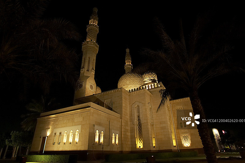 阿拉伯联合酋长国迪拜朱美拉清真寺夜景图片素材