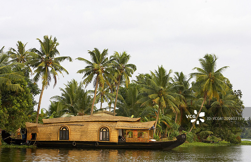 印度喀拉拉邦阿勒皮的奎特瓦拉姆船屋图片素材
