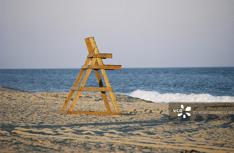 美国纽约阿马甘西特海滩救生椅，夏季风光图片素材