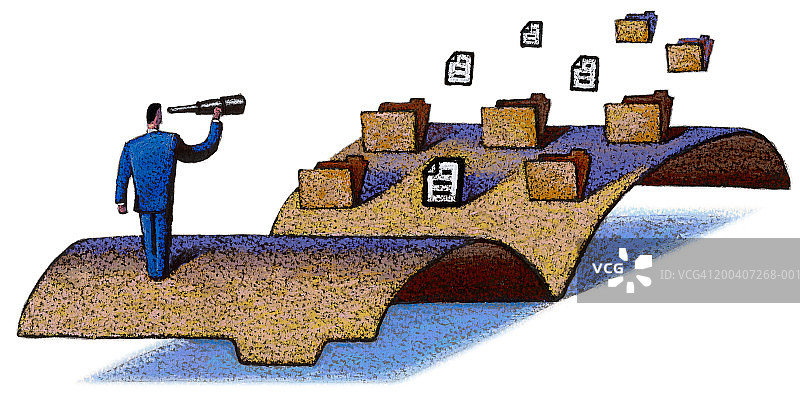男人在打开的文件夹中搜索文件图片素材