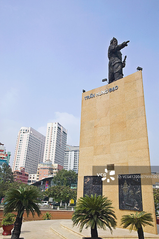 越南胡志明市陈兴道雕像图片素材
