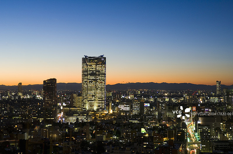 日本东京六本木夜景：六本木新城与森大厦图片素材