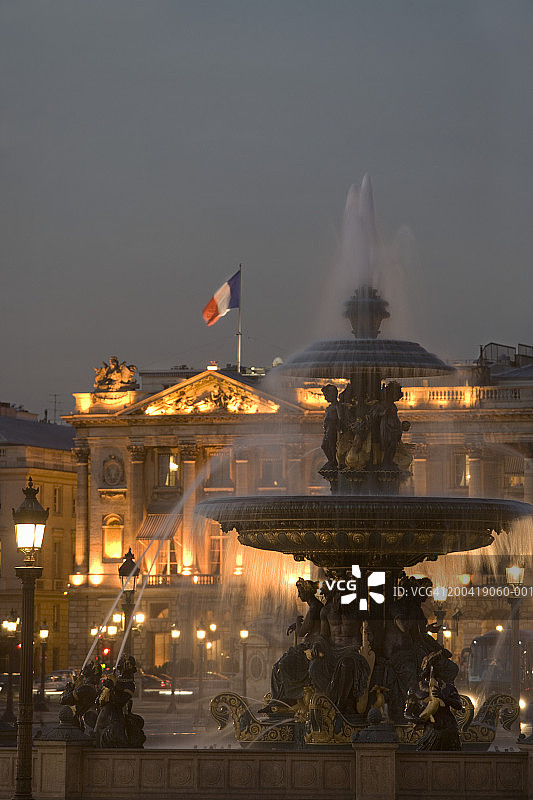法国巴黎协和广场海神喷泉的黄昏图片素材
