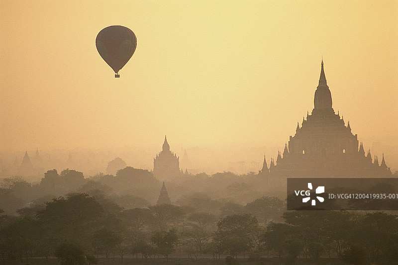 缅甸蒲甘联合国教科文组织世界遗产地热气球图片素材