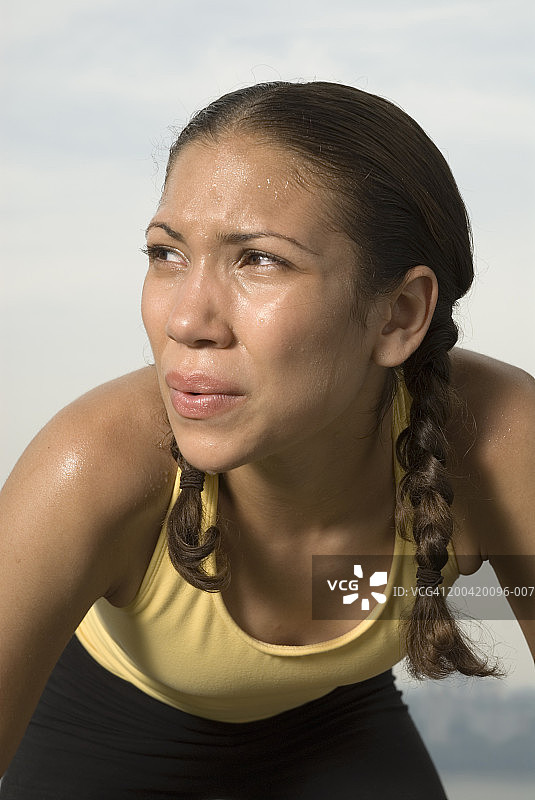 正在休息的跑步女人图片素材