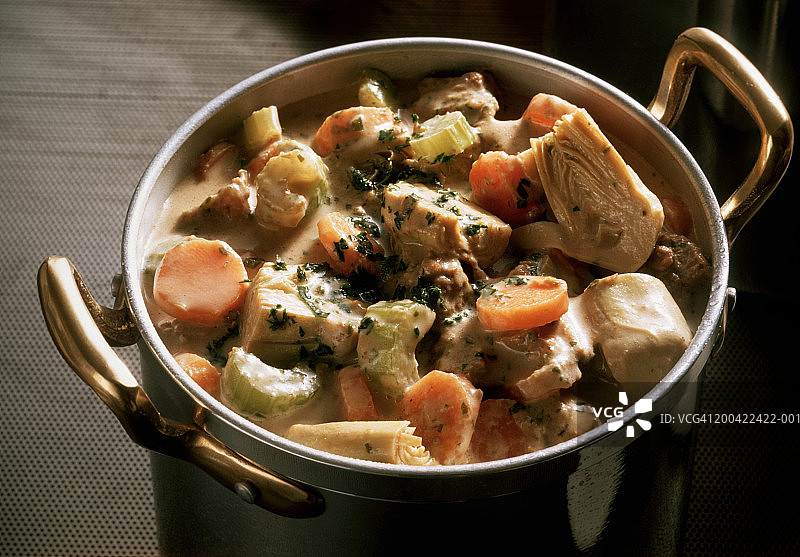 朝鲜蓟炖小牛肉图片素材