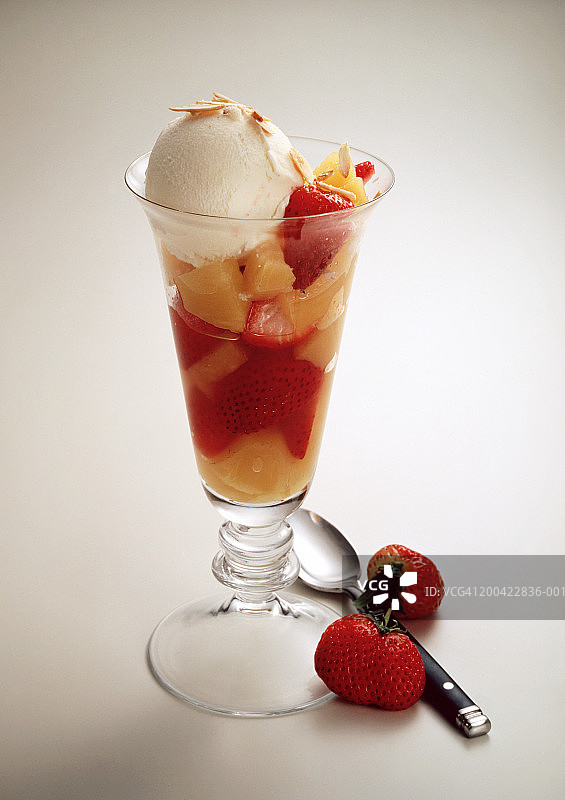 杏仁水果圣代图片素材