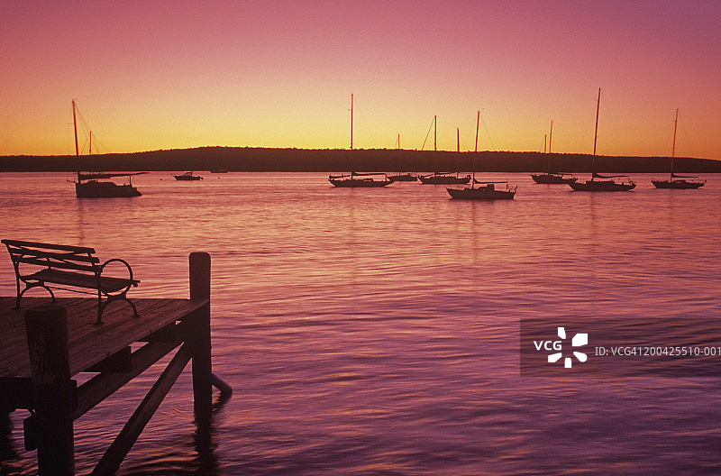 船只剪影，黎明图片素材