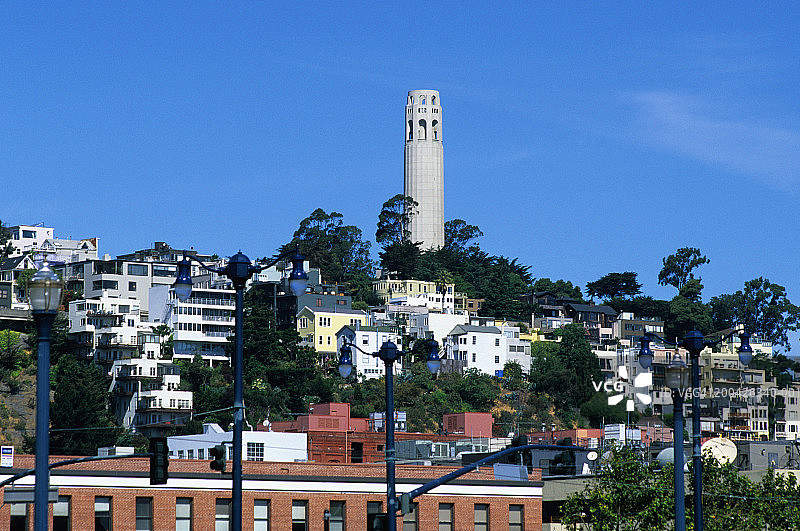 美国加利福尼亚州旧金山电报山街区天际线图片素材