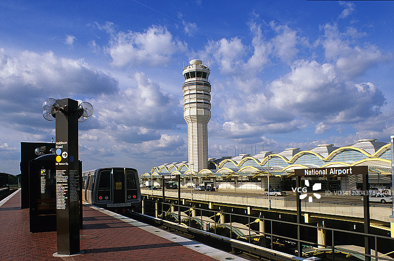美国华盛顿哥伦比亚特区罗纳德·里根华盛顿国家机场地铁站图片素材