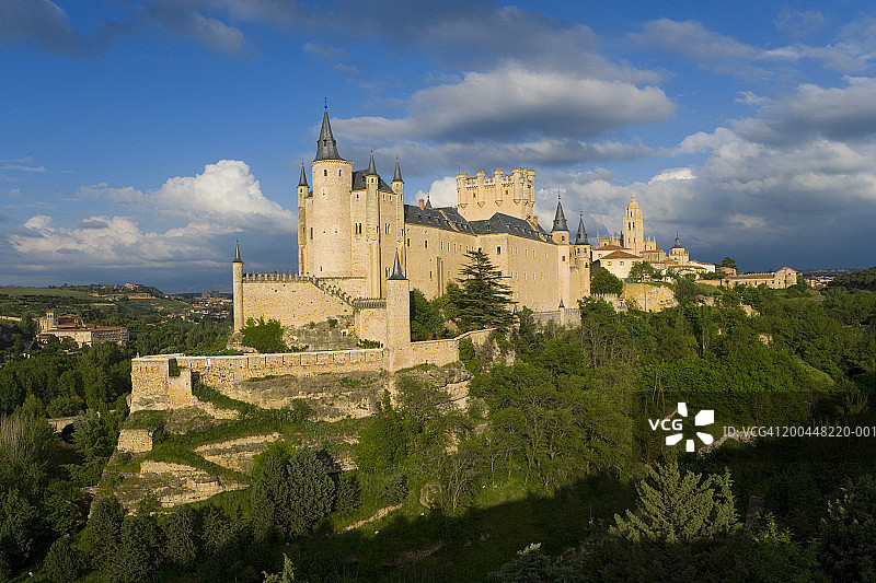 西班牙塞哥维亚塞哥维亚城堡和大教堂图片素材