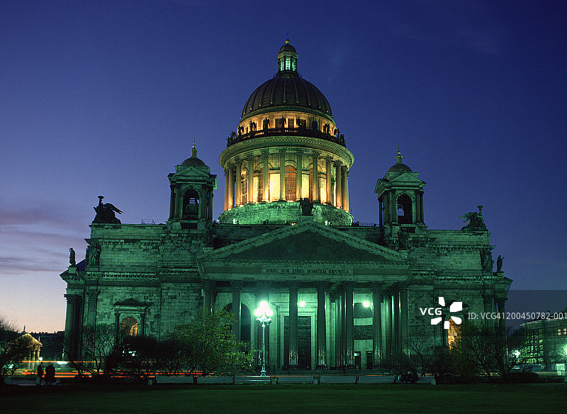 俄罗斯圣彼得堡：圣以撒大教堂，黄昏时分图片素材