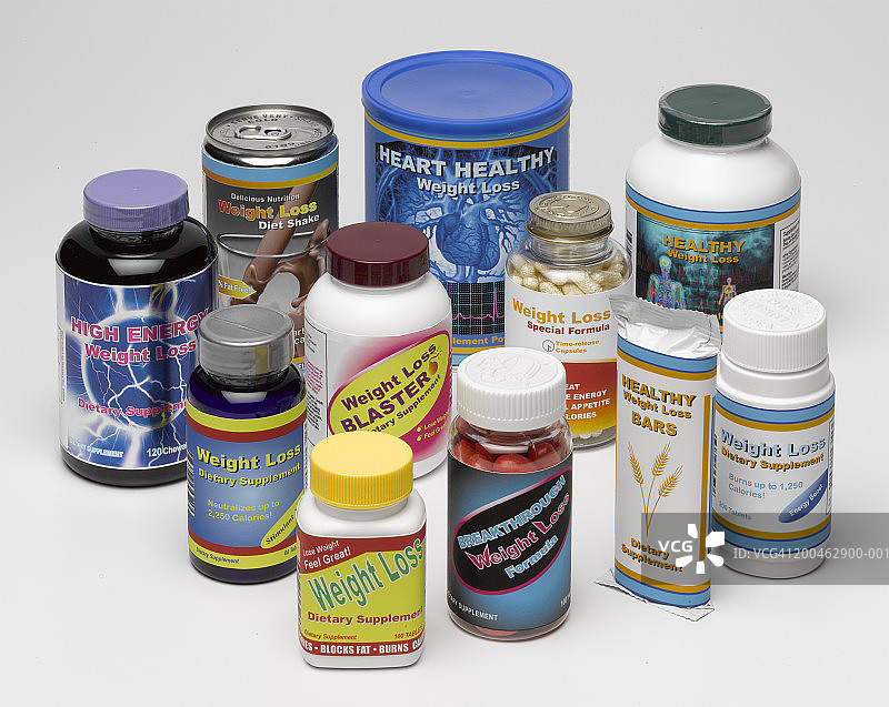 各种膳食补充剂、药丸和饮料图片素材