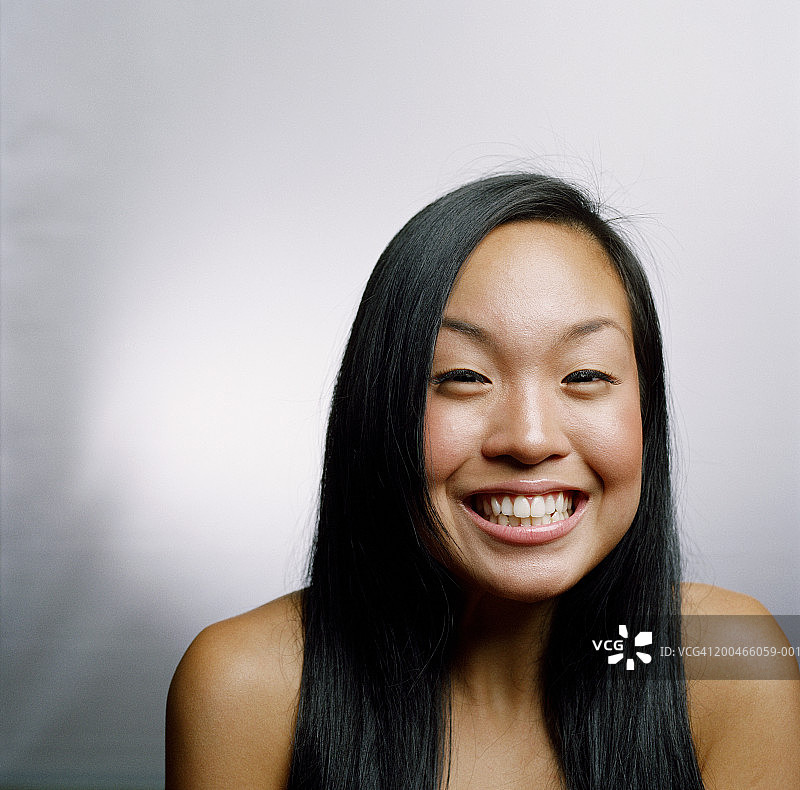 微笑的少女图片素材