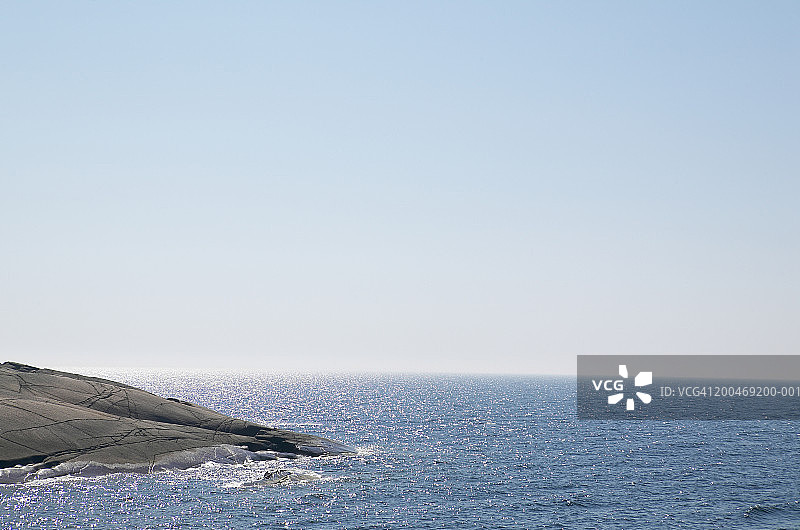瑞典斯科纳省的岩石海岸海景图片素材
