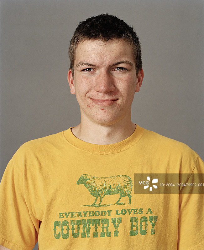 青少年男孩（15-17岁）肖像图片素材