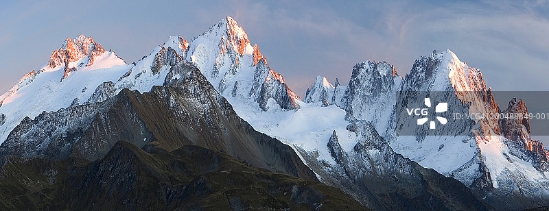 法国霞慕尼山峰日落景色图片素材