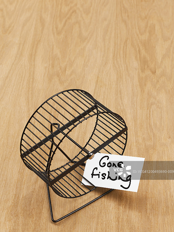 带有“去钓鱼”标志的仓鼠轮图片素材