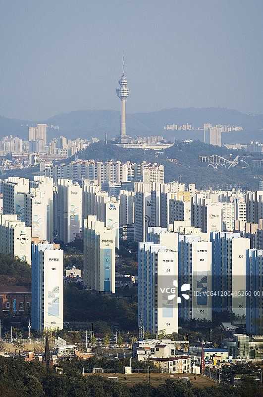 韩国大邱大邱塔和公寓楼图片素材