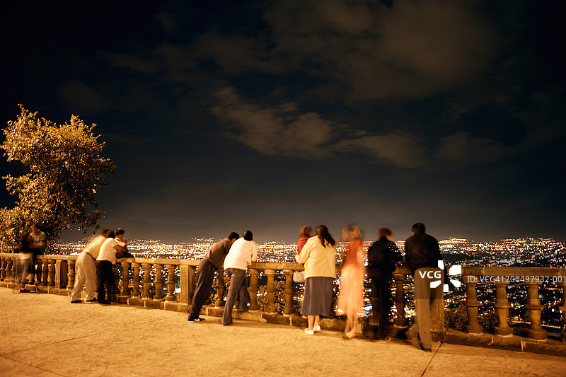 墨西哥米却肯州莫雷利亚的夜景图片素材