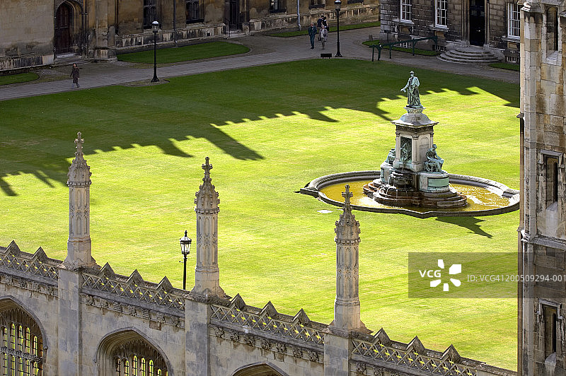 英国剑桥大学国王学院四方草坪鸟瞰图图片素材