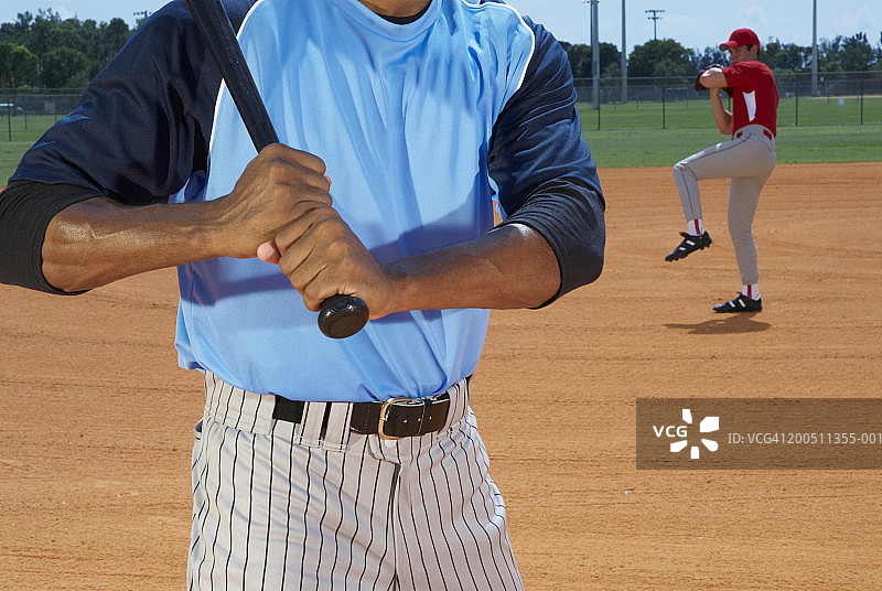 准备击球的棒球运动员（中段）图片素材