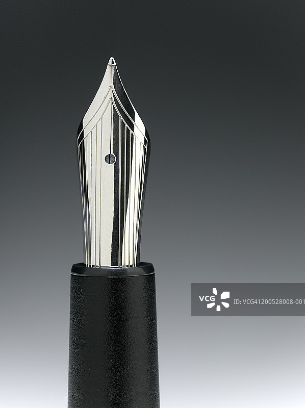 银色笔尖特写图片素材