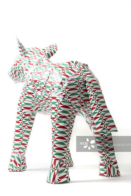 马造型的包装礼物，特写图片素材