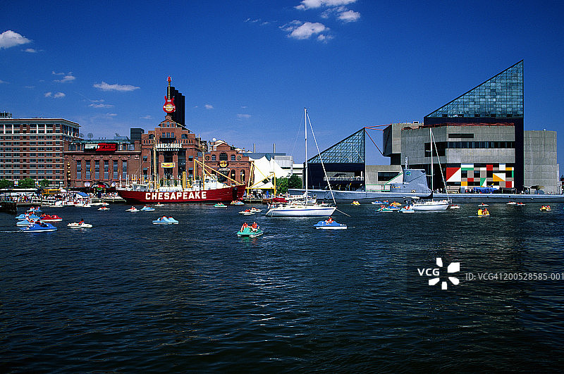 美国马里兰州巴尔的摩港口和水族馆图片素材