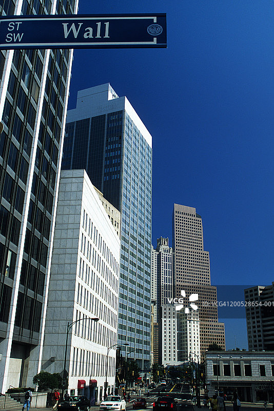 美国佐治亚州亚特兰大金融区，办公楼，街道标志图片素材