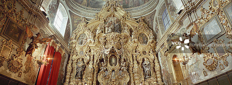 西班牙安达卢西亚塞维利亚圣路易斯教堂祭坛图片素材