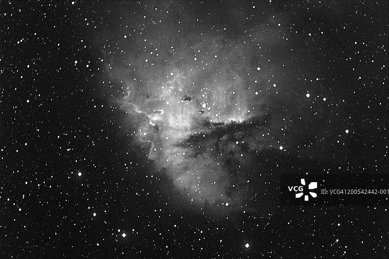 NGC281：仙后座红色弥漫星云图片素材