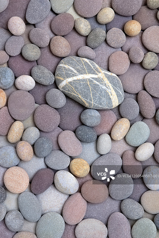 海滩鹅卵石特写：石英纹理图片素材
