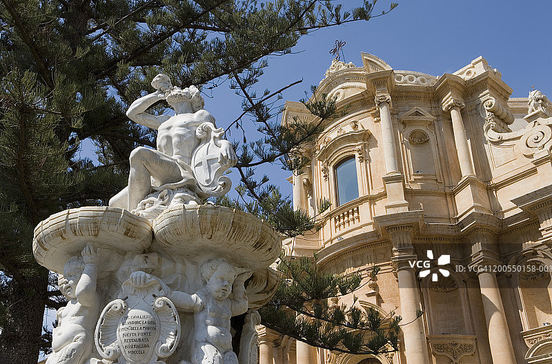 意大利西西里岛诺托，海克力斯喷泉图片素材
